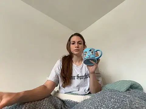 Snapshot of MissSwitch chatting on January 6, 2025, 1:41 pm MissSwitch online show from January 6, 2025, 1:41 pm