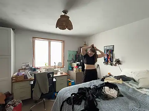 Snapshot of MissSwitch chatting on January 15, 2025, 5:47 pm MissSwitch online show from January 15, 2025, 5:47 pm