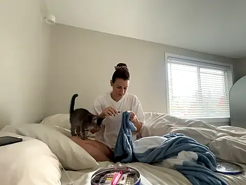 Snapshot of MissSwitch chatting on October 31, 2025, 2:18 pm MissSwitch online show from October 31, 2025, 2:18 pm