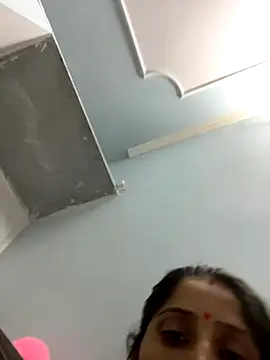 HotRiyacpl online show from November 28, 2025, 3:47 pm