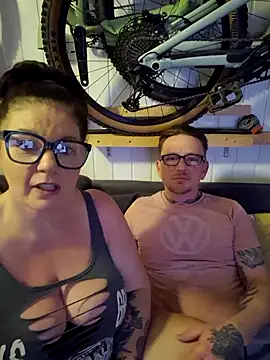 420Curvybabe online show from November 3, 2025, 8:32 pm