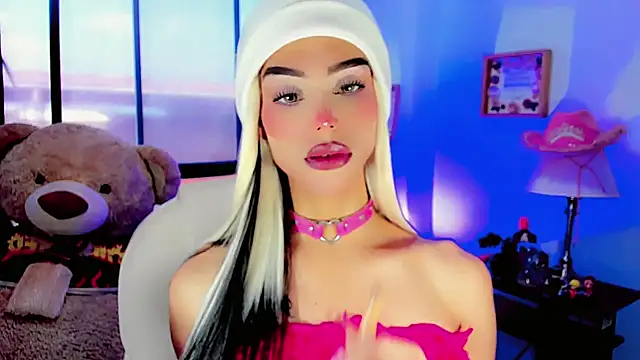 Snapshot of dollswit01 chatting on January 22, 2025, 7:13 pm dollswit01 online show from January 22, 2025, 7:13 pm