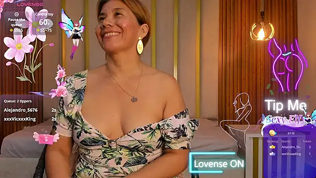 Snapshot of love_mommy chatting on January 21, 2025, 10:19 pm love mommy online show from January 21, 2025, 10:19 pm