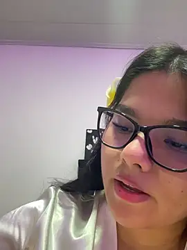 Snapshot of SophieHarris_ chatting on May 9, 2026, 4:28 am SophieHarris online show from May 9, 2026, 4:28 am