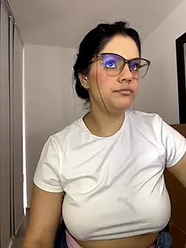 Snapshot of kimberlyhills1 chatting on November 14, 2025, 7:34 pm kimberlyhills1 online show from November 14, 2025, 7:34 pm