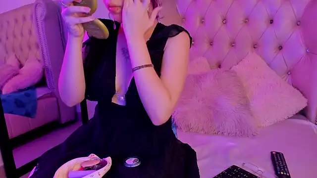 AlexaFoxy18 online show from January 30, 2025, 4:27 am