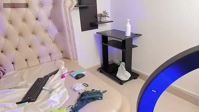 AlexaFoxy18 online show from February 12, 2025, 10:56 am