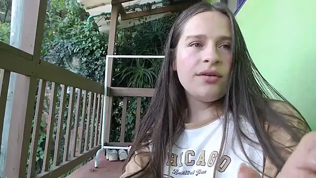 Snapshot of Serenity chatting on October 2, 2025, 9:22 pm Serenity online show from October 2, 2025, 9:22 pm