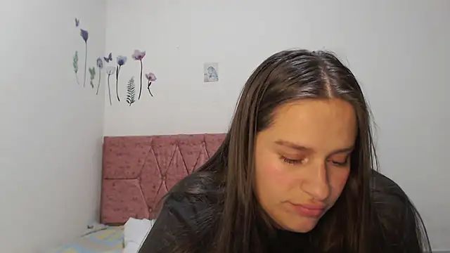 Snapshot of Serenity chatting on October 31, 2025, 12:00 am Serenity online show from October 31, 2025, 12:00 am