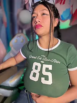 Snapshot of Im_Little chatting on January 19, 2026, 2:59 am Im Little online show from January 19, 2026, 2:59 am