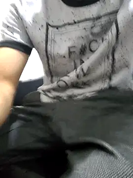 charlesss19 online show from November 9, 2025, 10:19 pm