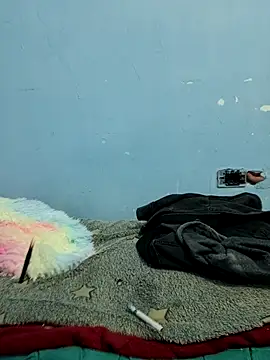 charlesss19 online show from December 2, 2025, 6:52 am