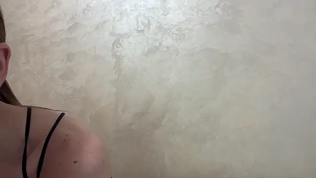 CaitlinaJayne23 online show from April 5, 2026, 3:58 am