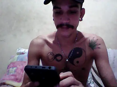 gatobranco001 online show from March 12, 2025, 5:13 am