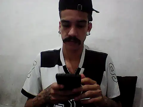 gatobranco001 online show from June 16, 2026, 2:30 pm