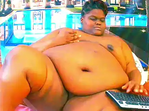 Snapshot of EbonyHotBuns chatting on February 14, 2026, 8:00 am EbonyHotBuns online show from February 14, 2026, 8:00 am