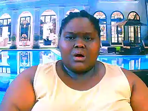 Snapshot of EbonyHotBuns chatting on February 18, 2026, 9:22 pm EbonyHotBuns online show from February 18, 2026, 9:22 pm