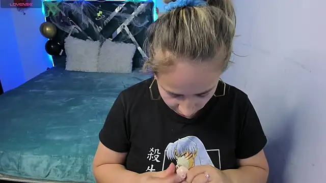 Dana martinezz online show from October 22, 2025, 12:00 am