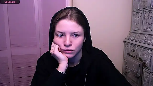 Snapshot of MissOliviaa_ chatting on December 21, 2024, 9:12 am MissOliviaa online show from December 21, 2024, 9:12 am