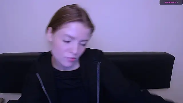 Snapshot of MissOliviaa_ chatting on December 27, 2024, 11:06 am MissOliviaa online show from December 27, 2024, 11:06 am