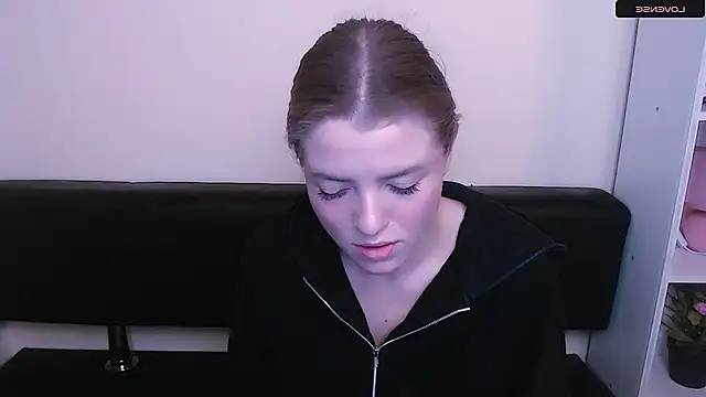 Snapshot of MissOliviaa_ chatting on January 3, 2025, 12:08 pm MissOliviaa online show from January 3, 2025, 12:08 pm