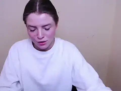 Snapshot of MissOliviaa_ chatting on January 22, 2025, 4:55 pm MissOliviaa online show from January 22, 2025, 4:55 pm