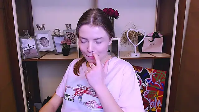 Snapshot of MissOliviaa_ chatting on January 25, 2025, 9:47 am MissOliviaa online show from January 25, 2025, 9:47 am