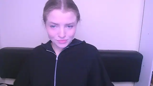 Snapshot of MissOliviaa_ chatting on February 3, 2025, 7:51 am MissOliviaa online show from February 3, 2025, 7:51 am