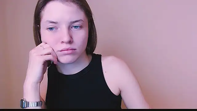 Snapshot of MissOliviaa_ chatting on February 7, 2025, 12:28 pm MissOliviaa online show from February 7, 2025, 12:28 pm