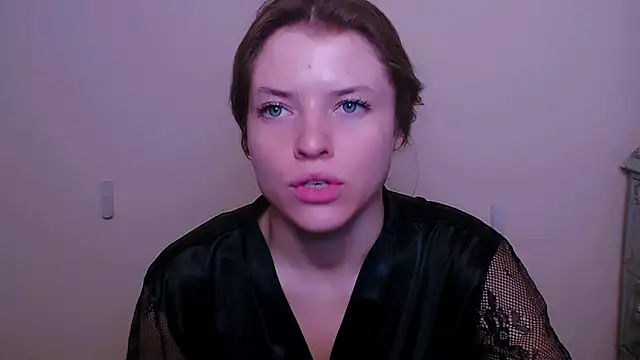 Snapshot of MissOliviaa_ chatting on February 15, 2025, 4:45 pm MissOliviaa online show from February 15, 2025, 4:45 pm