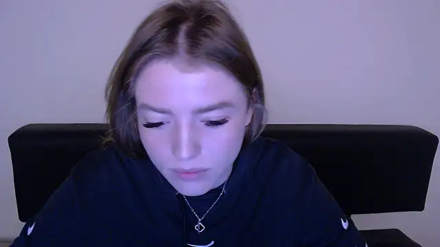 Snapshot of MissOliviaa_ chatting on March 6, 2025, 11:47 am MissOliviaa online show from March 6, 2025, 11:47 am