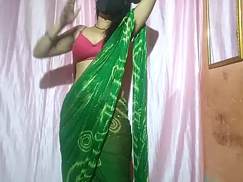 poojaxxx65 online show from February 26, 2025, 12:27 am