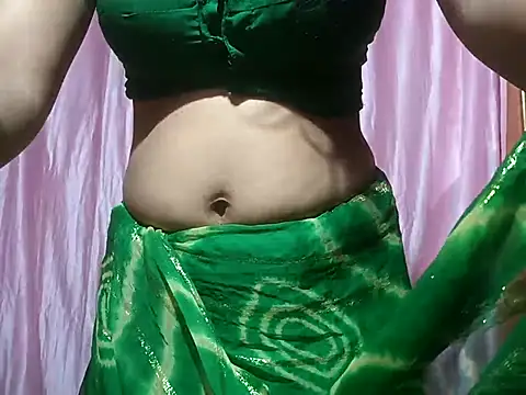 poojaxxx65 online show from March 17, 2025, 11:21 pm