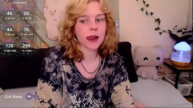 Snapshot of Moona_xx chatting on April 23, 2026, 10:56 pm Moona xx online show from April 23, 2026, 10:56 pm