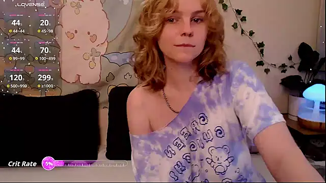 Snapshot of Moona_xx chatting on May 8, 2026, 10:37 pm Moona xx online show from May 8, 2026, 10:37 pm