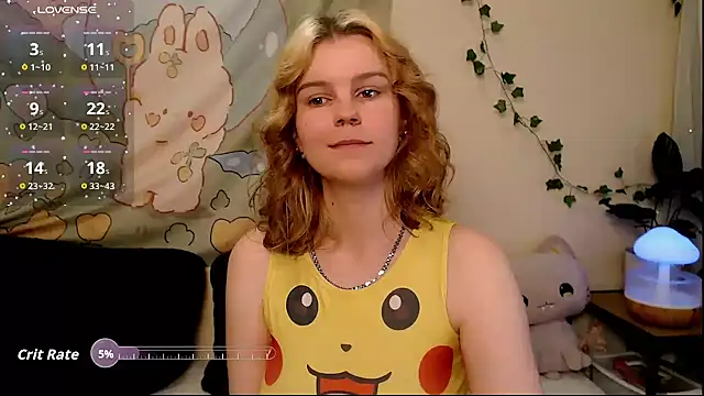 Snapshot of Moona_xx chatting on May 16, 2026, 10:08 pm Moona xx online show from May 16, 2026, 10:08 pm