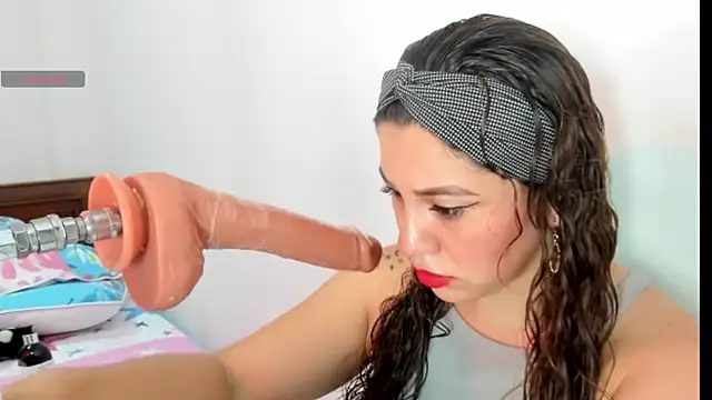 hade cute online show from March 4, 2025, 4:41 pm