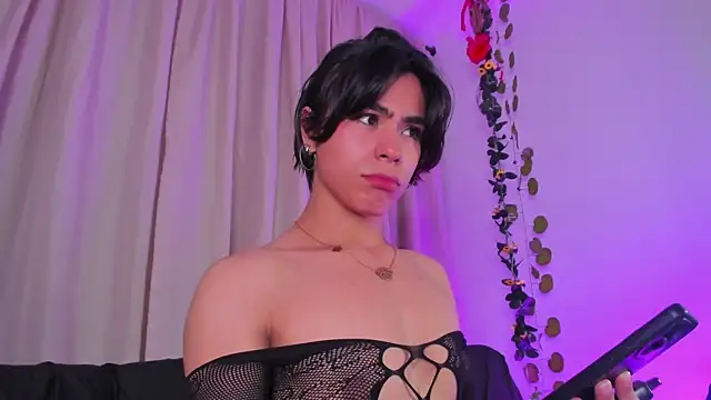 Little michell online show from December 20, 2025, 2:40 am