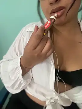 Snapshot of lalinha_sapeka chatting on November 14, 2025, 3:33 pm lalinha sapeka online show from November 14, 2025, 3:33 pm