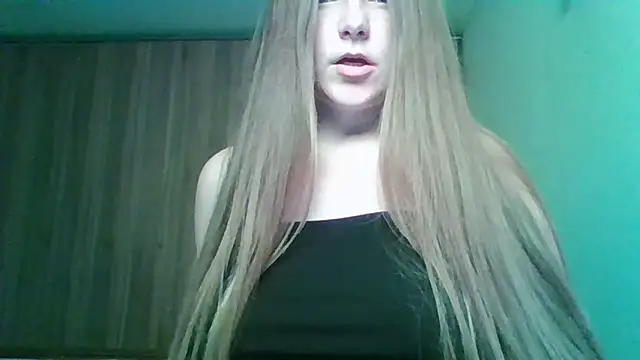 Evasapples online show from March 17, 2026, 9:40 pm