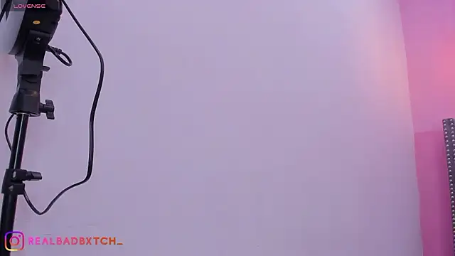 Realbadbxtch online show from February 10, 2026, 2:32 pm