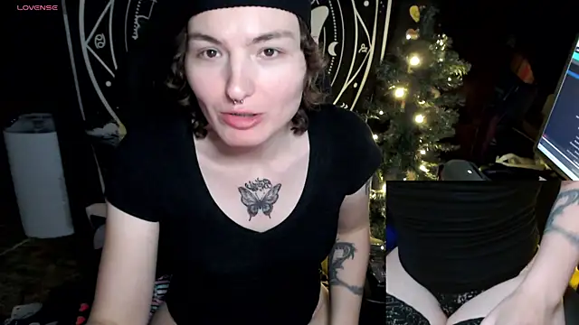 Snapshot of BrandiWRLD_999 chatting on December 13, 2024, 5:38 am BrandiWRLD 999 online show from December 13, 2024, 5:38 am