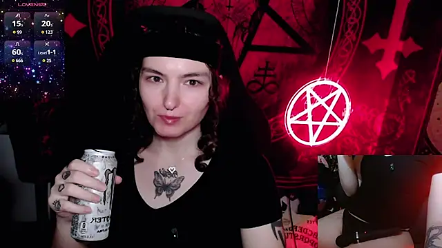 Snapshot of BrandiWRLD_999 chatting on October 19, 2025, 6:52 pm BrandiWRLD 999 online show from October 19, 2025, 6:52 pm