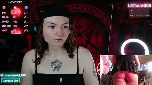 Snapshot of BrandiWRLD_999 chatting on November 30, 2025, 7:18 pm BrandiWRLD 999 online show from November 30, 2025, 7:18 pm