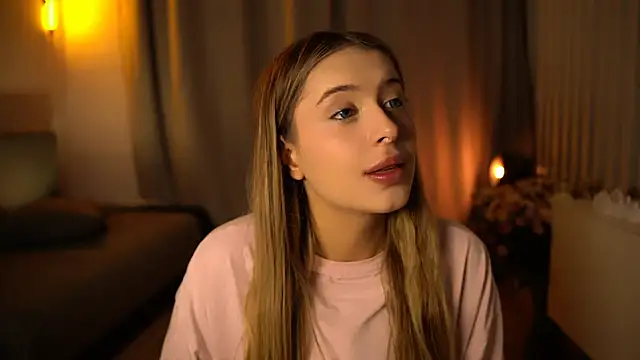 elisa moon online show from December 12, 2024, 4:15 am