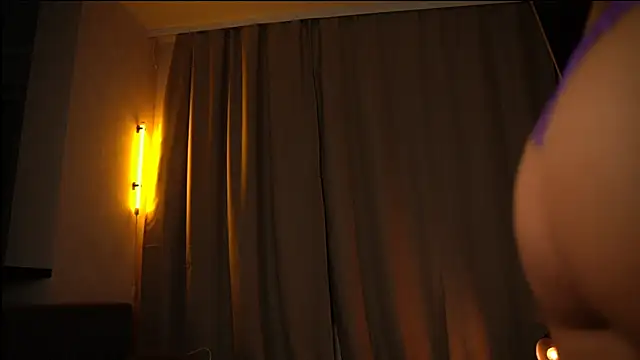 elisa moon online show from December 21, 2024, 8:10 pm