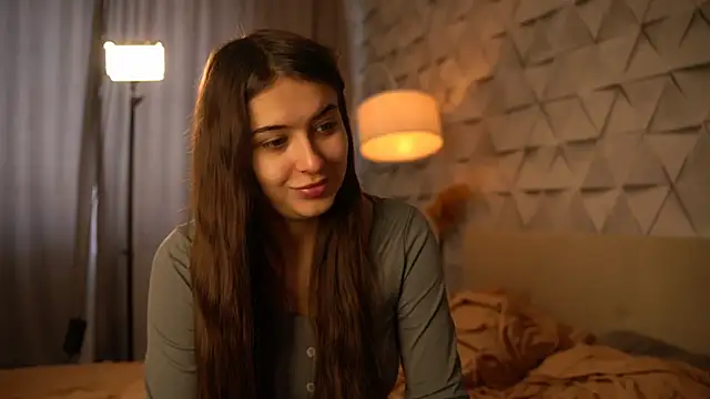 elisa moon online show from February 17, 2026, 10:01 am