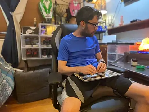 slutty guy12 online show from January 28, 2025, 11:28 pm