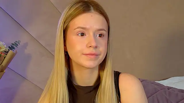 MilanaBalmain online show from February 7, 2026, 4:38 am