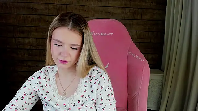 MilanaBalmain online show from April 20, 2026, 4:26 am